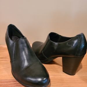 Shorter heeled shoe